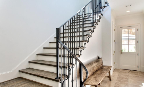 室内装修设计中楼梯装修的几个注意事项